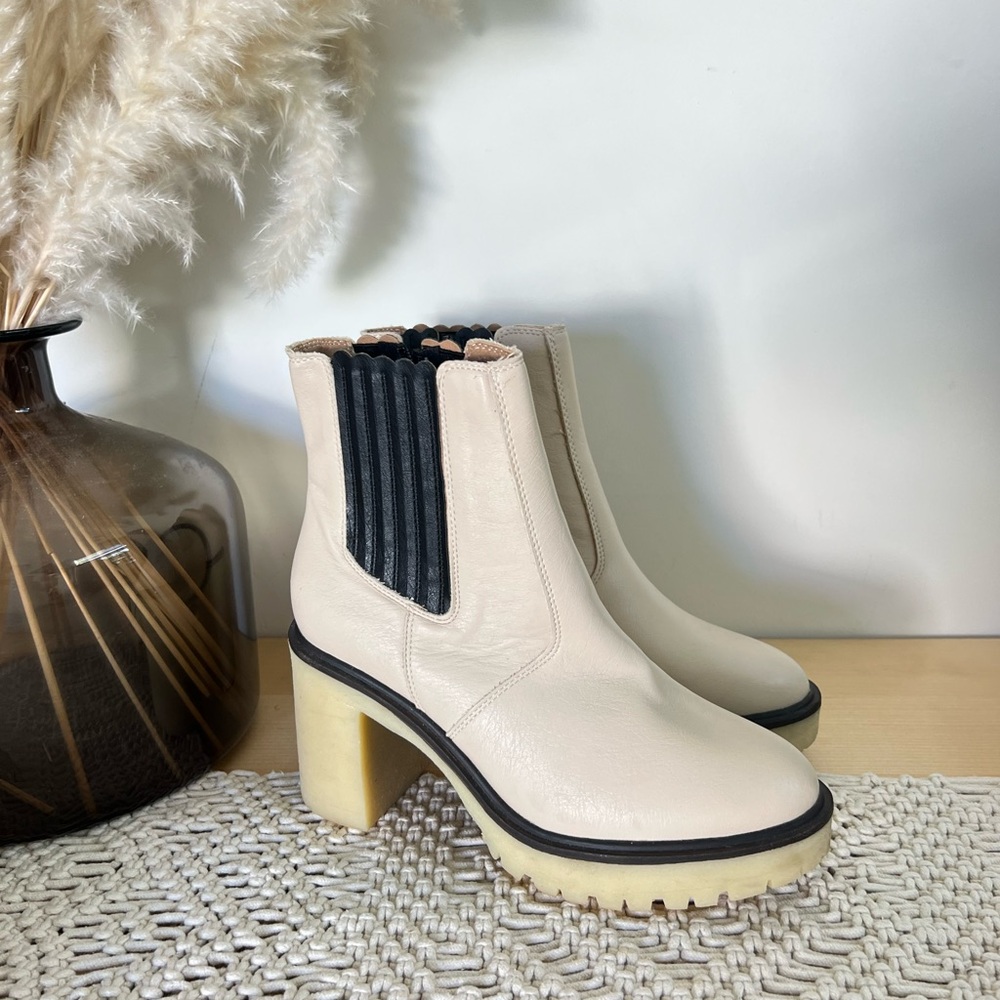 Oasis Society Boots - Picture 2 of 9